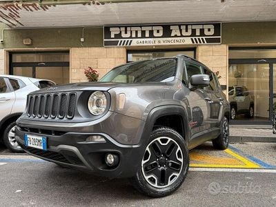 Usata Jeep Renegade Trailhawk 170 CV (125 kW) 2015 Grigio SUV