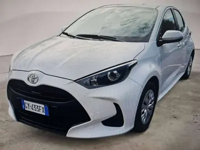 Usata Toyota Yaris Hybrid Trend 116 CV (85 kW) 2025 Bianco Berlina