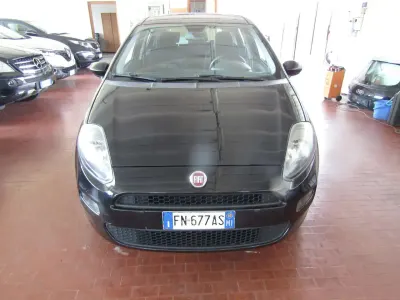 Usata Fiat Grande Punto 77 CV (56 kW) 2018 Nero Utilitaria