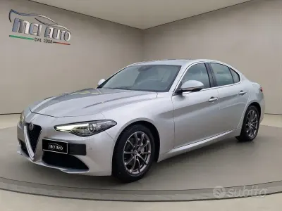 Usata Alfa Romeo Giulia Super 179 CV (131 kW) 2016 Grigio Berlina