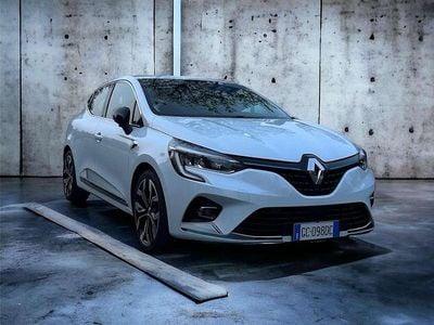 Begagnad Renault Clio V Initiale Paris 140 HK (102 kW) 2020 Vit Sedan
