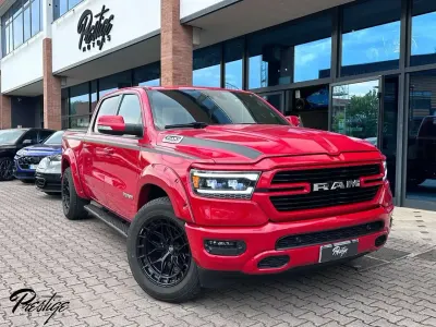 Usata RAM 1500 401 CV (294 kW) 2021 Rosso Pick-up