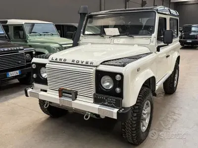 Usata Land Rover Defender 200 CV (147 kW) 1995 Bianco metallizzato SUV