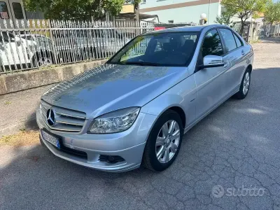 Usata Mercedes C220 Avantgarde 170 CV (125 kW) 2011 Nero Berlina