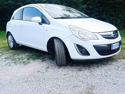 usata Opel Corsa (benzina GPL) neopatentati full optiona