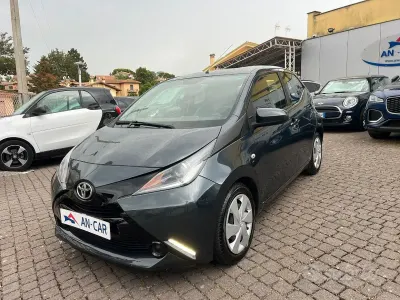 Usata Toyota Aygo X-play 69 CV (50 kW) 2018 Grigio Utilitaria