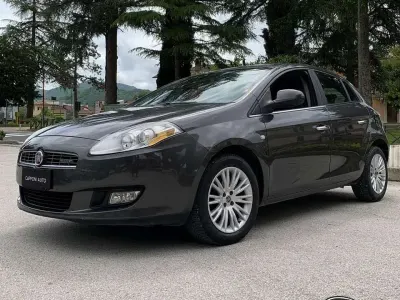 Usata Fiat Bravo 105 CV (77 kW) 2009 Grigio scuro Utilitaria