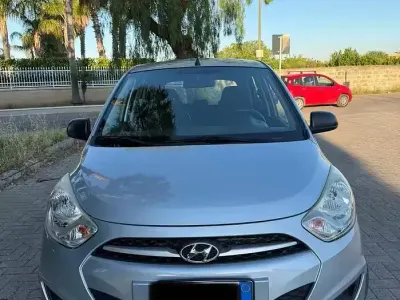 Usata Hyundai i10 66 CV (48 kW) 2013 Grigio Utilitaria