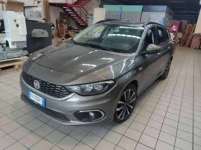 Usata Fiat Tipo Lounge 120 CV (88 kW) 2018 Beige Station wagon