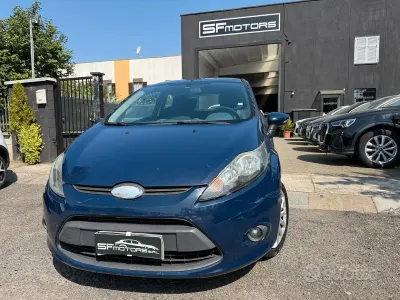 Usata Ford Fiesta 82 CV (60 kW) 2009 Bluazzurro Berlina