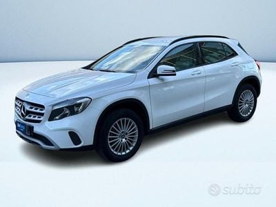 Usata Mercedes GLA180 Business 108 CV (79 kW) 2018 Bianco SUV