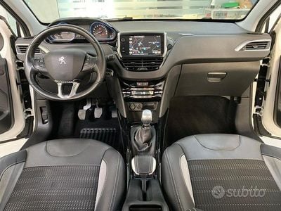 Usata Peugeot 2008 120 CV (88 kW) 2016 Bianco SUV