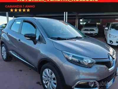 Usata Renault Captur Life 90 CV (66 kW) 2016 Grigio SUV