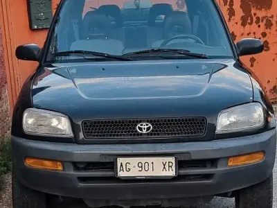 Usata Toyota RAV4 128 CV (94 kW) 1996 Nero SUV