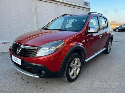 Usata Dacia Sandero Stepway 90 CV (66 kW) 2012 Berlina