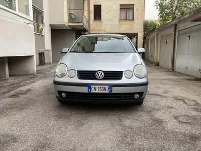 Usata VW Polo 75 CV (55 kW) 2004 Grigio Utilitaria
