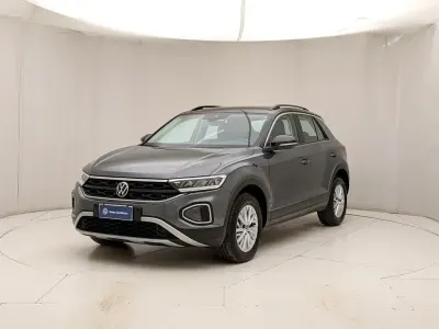 Usata VW T-Roc Life 116 CV (85 kW) 2025 Grigio SUV