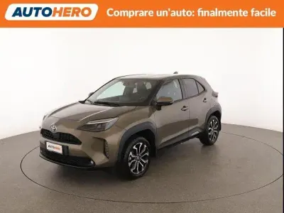 Usata Toyota Yaris Cross Trend 92 CV (67 kW) 2022 Oro SUV