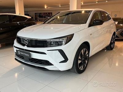 Usata Opel Grandland X Business Elegance 130 CV (95 kW) 2023 Bianco SUV