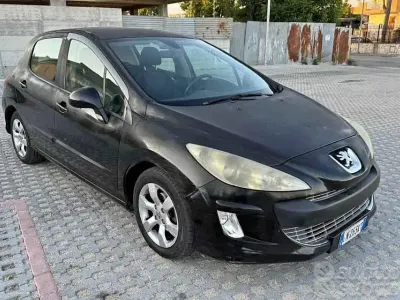 Usata Peugeot 308 109 CV (80 kW) 2008 Nero Berlina