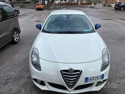 Usata Alfa Romeo Giulietta Distinctive 105 CV (77 kW) 2014 Bianco Utilitaria