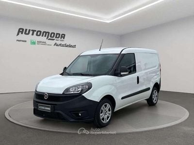 Usata Fiat Doblò Lounge 90 CV (66 kW) 2022 Bianco Monovolume
