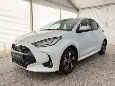 Usata Toyota Yaris Hybrid Trend 116 CV (85 kW) 2026 Super white Berlina