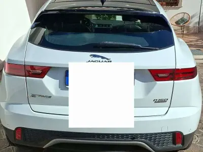 Usata Jaguar E-Pace R-Dynamic 150 CV (110 kW) 2019 Bianco SUV