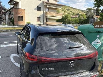 Mercedes EQA250