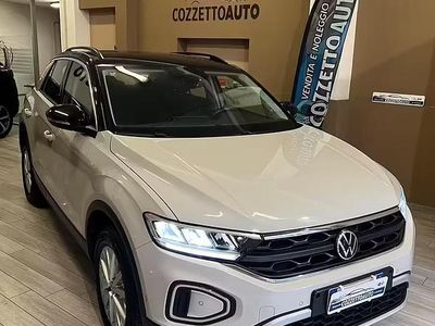 Begagnad VW T-Roc Style 110 HK (80 kW) 2023 Beige SUV