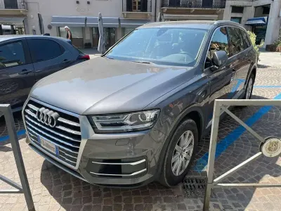 Usata Audi Q7 Ambiente 231 CV (169 kW) 2019 Grigio SUV