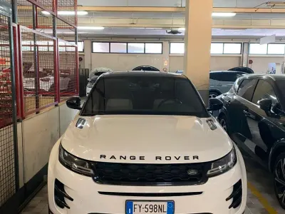 Usata Land Rover Range Rover evoque R-Dynamic 149 CV (109 kW) 2019 Bianco SUV