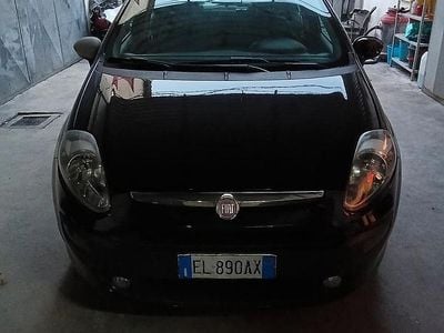 Usata Fiat Grande Punto 69 CV (50 kW) 2012 Nero Utilitaria