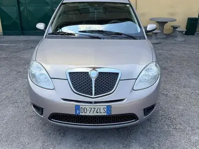 Usata Lancia Ypsilon 60 CV (44 kW) 2007 Grigio Utilitaria