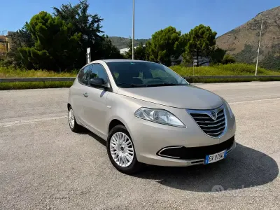 Usata Lancia Ypsilon 69 CV (50 kW) 2014 Bronzo Utilitaria