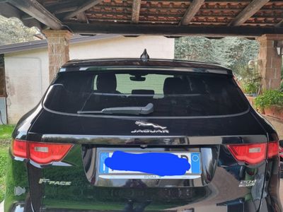 Usata Jaguar F-Pace Portfolio 180 CV (132 kW) 2019 Nero SUV