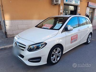 Usata Mercedes B180 Premium 109 CV (80 kW) 2016 Bianco Monovolume