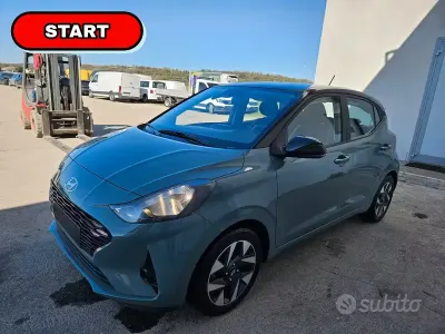 Usata Hyundai i10 65 CV (47 kW) 2024 Blu Utilitaria