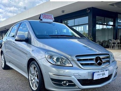 Usata Mercedes B200 140 CV (102 kW) 2009 Argento Monovolume