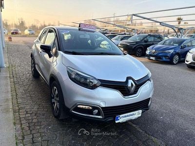 Usata Renault Captur Zen 90 CV (66 kW) 2016 Grigio SUV
