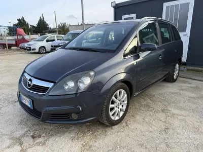 Usata Opel Zafira 120 CV (88 kW) 2007 Blu Monovolume