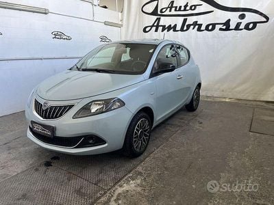 Usata Lancia Ypsilon Gold 69 CV (50 kW) 2024 Blu Utilitaria