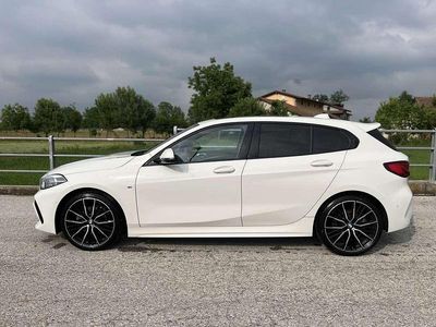Begagnad BMW 118 M Sport 150 HK (110 kW) 2021 Halvkombi