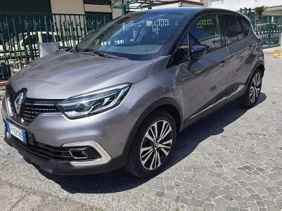 Usata Renault Captur Initiale Paris 110 CV (80 kW) 2018 Grigio SUV