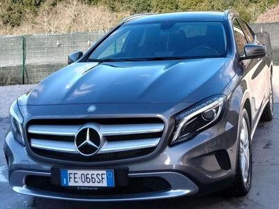 Usata Mercedes GLA200 136 CV (100 kW) 2016 Argento SUV