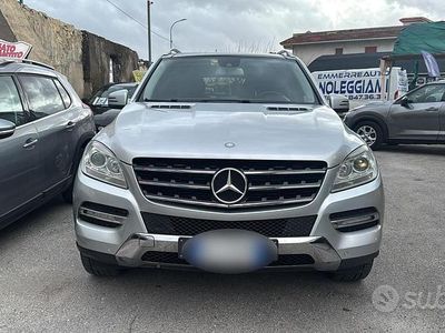 Usata Mercedes ML250 203 CV (149 kW) 2011 Grigio SUV