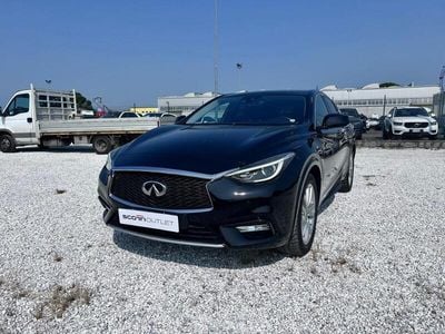 Infiniti Q30