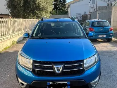 Gebraucht Dacia Sandero Stepway 90 PS (66 kW) 2015 Blau SUV