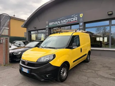 Usata Fiat Doblò 95 CV (69 kW) 2020 Giallo