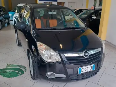 Usata Opel Agila 86 CV (63 kW) 2010 Nero Utilitaria